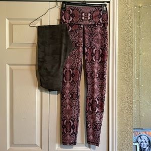 COLORFULKOLA SET OF TWO PATTERN SIZE MEDIUM WORKOUT LEGGINGS